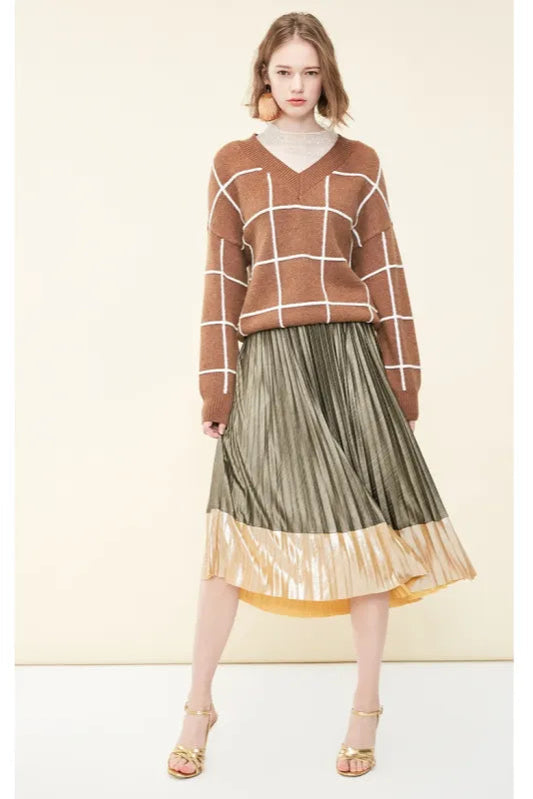Women’s Short Plaid V-Neck Sweater – Spring Style